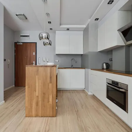 Modern With Balcony For 4 Guests In By Renters * Wroclaw