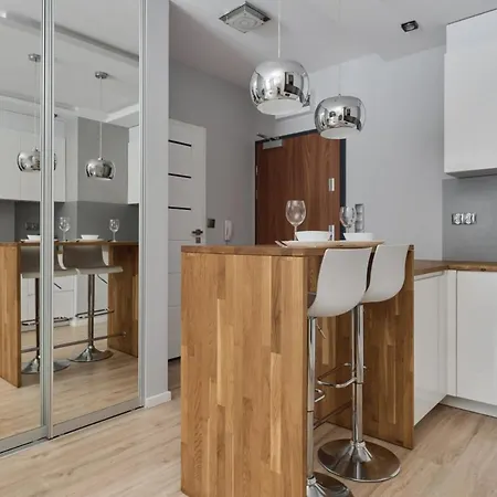 Апартаменты Modern With Balcony For 4 Guests In By Renters