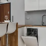 Daire Modern With Balcony For 4 Guests In By Renters