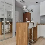 Daire Modern With Balcony For 4 Guests In By Renters