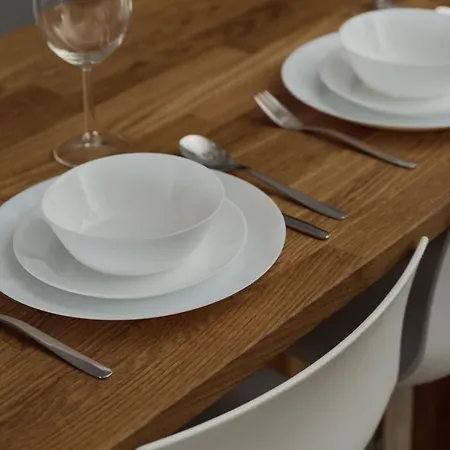 Modern With Balcony For 4 Guests In By Renters דירה