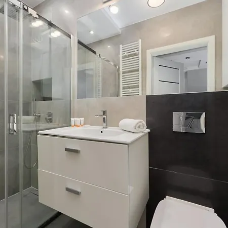 דירה Modern With Balcony For 4 Guests In By Renters *