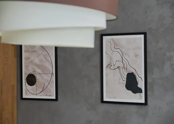 Modern With Balcony For 4 Guests In By Renters Apartamento Breslavia